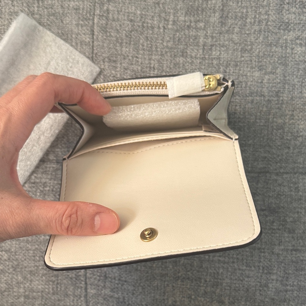 Coach Ivory Leather Wallet with Gold Accent - Picture 5 of 6